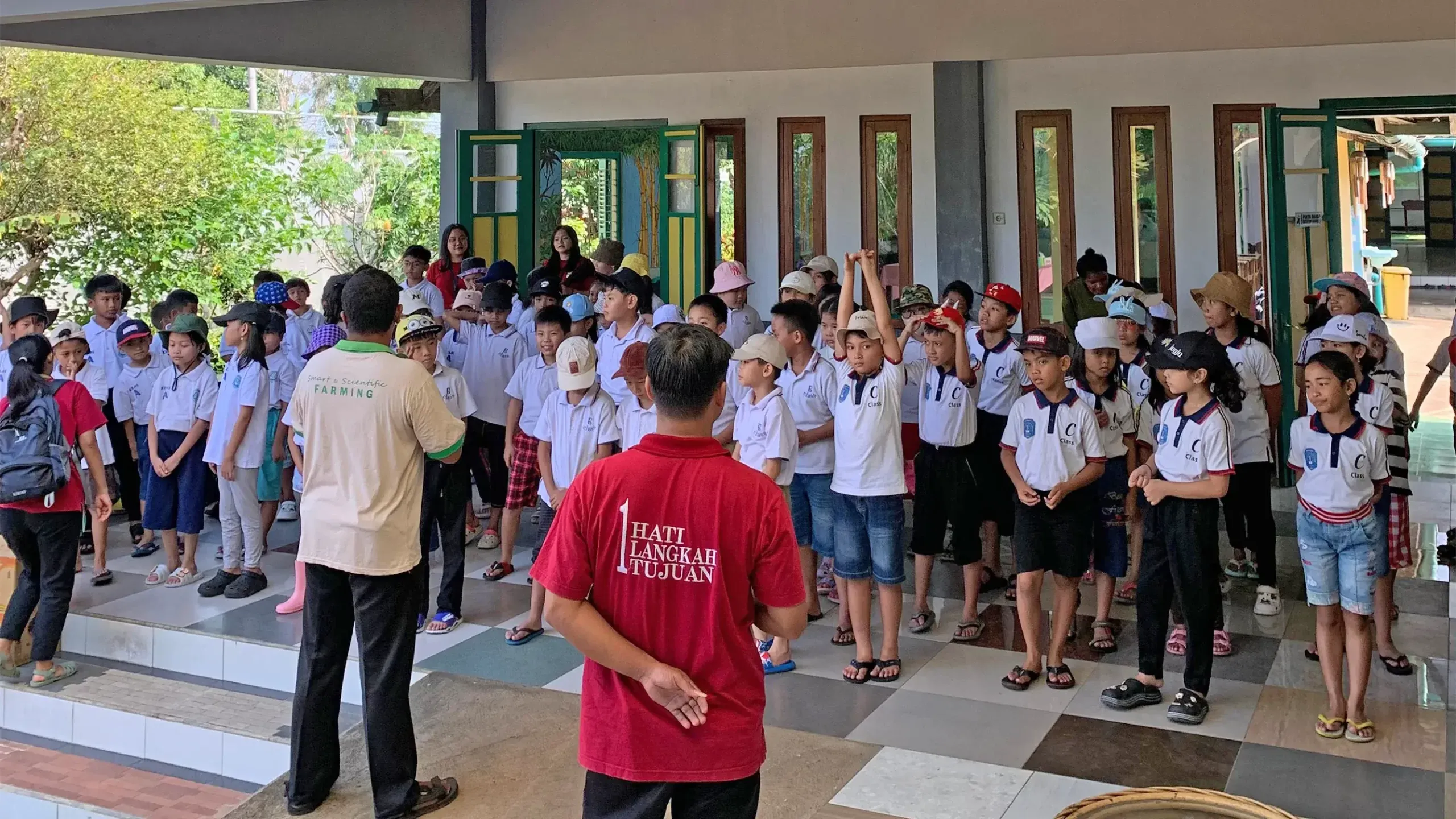 kunjungan-siswa-sd-mardi-rahayu-ungaran-di-kptt-salatiga-belajar-sambil-bermain